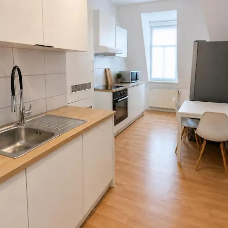 Charming Shared For Long-term Guests In *